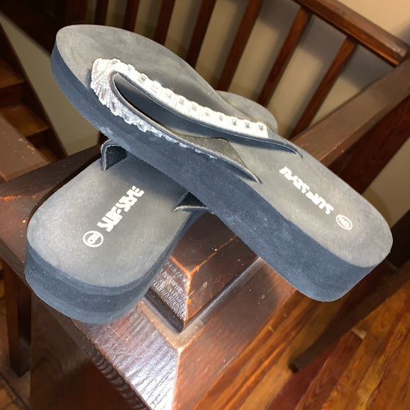 Surf style platform rhinestone flip flops - Picture 4 of 4